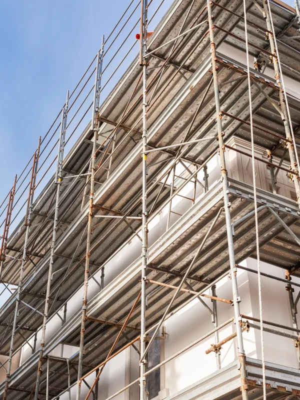 house-and-scaffold-2023-07-31-16-58-04-utc